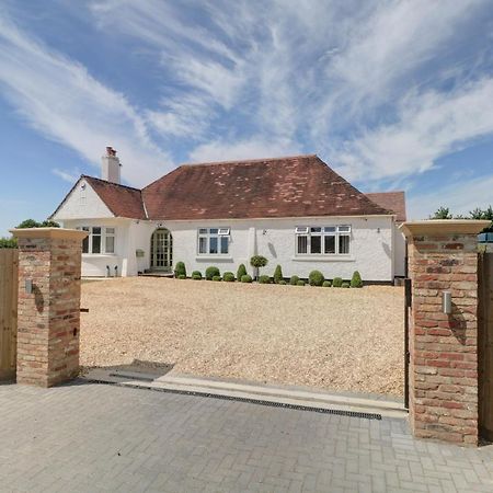 The Little Paddock Villa Malmesbury Bagian luar foto