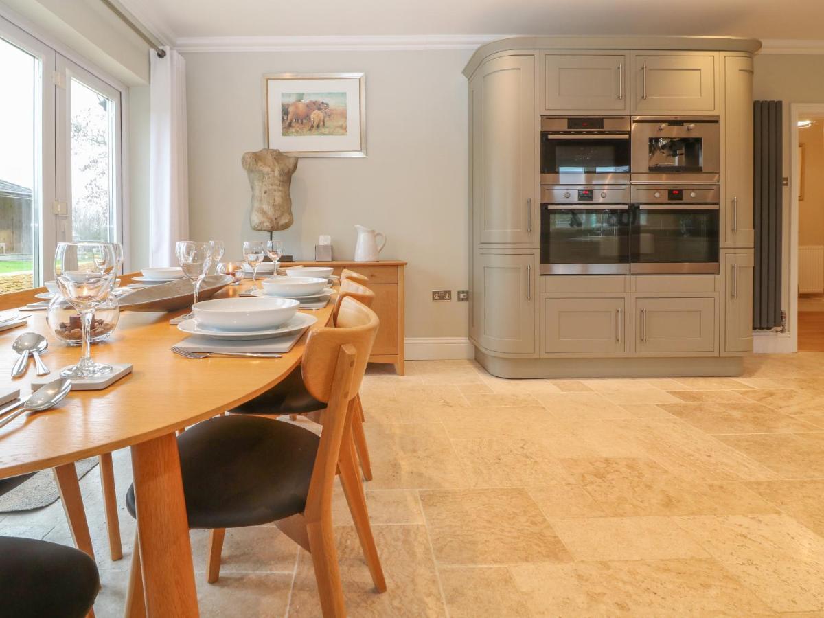 The Little Paddock Villa Malmesbury Bagian luar foto