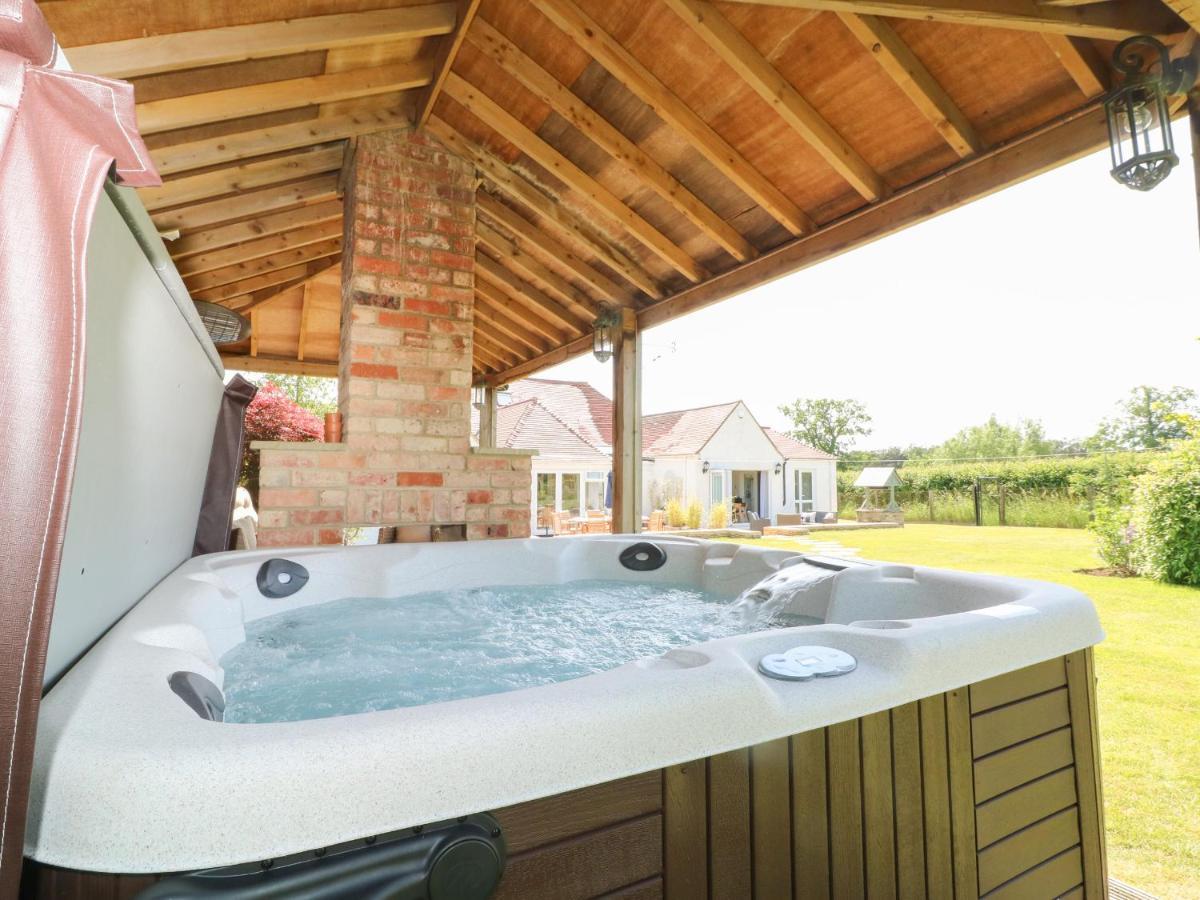 The Little Paddock Villa Malmesbury Bagian luar foto